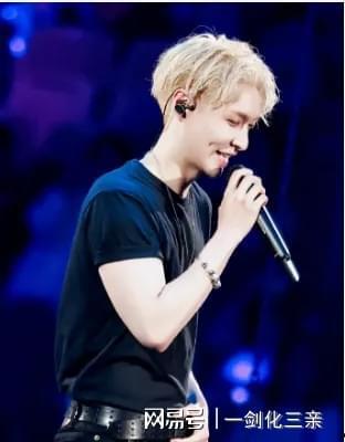 张艺兴爆料最新消息,揭秘娱乐圈幕后真相！